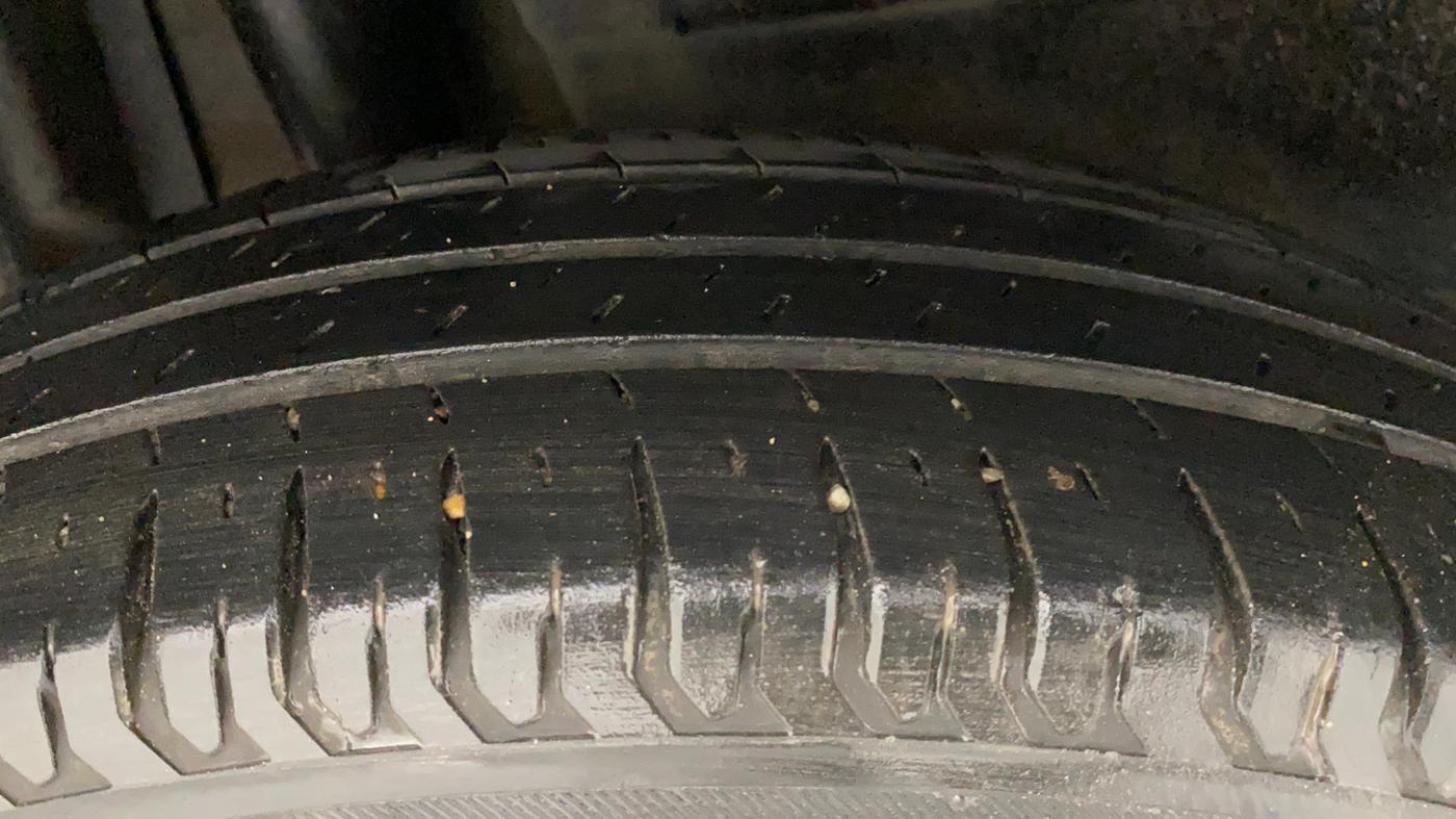 2017 Maruti Dzire VXI AMT, Petrol, Automatic, 47,275 km, Right Rear Tyre Tread