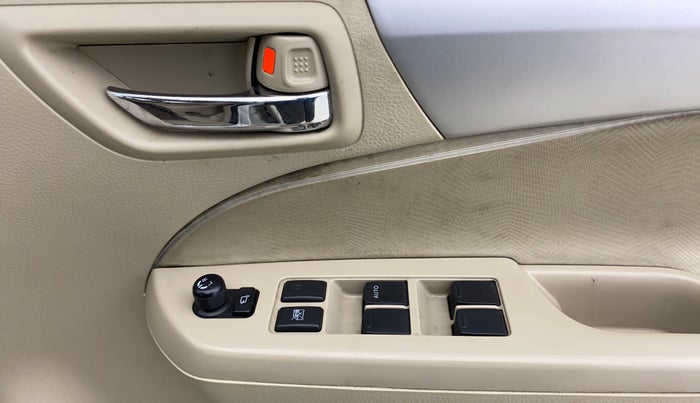2017 Maruti Ertiga VXI, Petrol, Manual, 34,148 km, Driver Side Door Panels Control