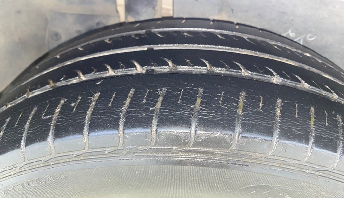 2017 Maruti Ertiga VXI, Petrol, Manual, 34,148 km, Right Rear Tyre Tread