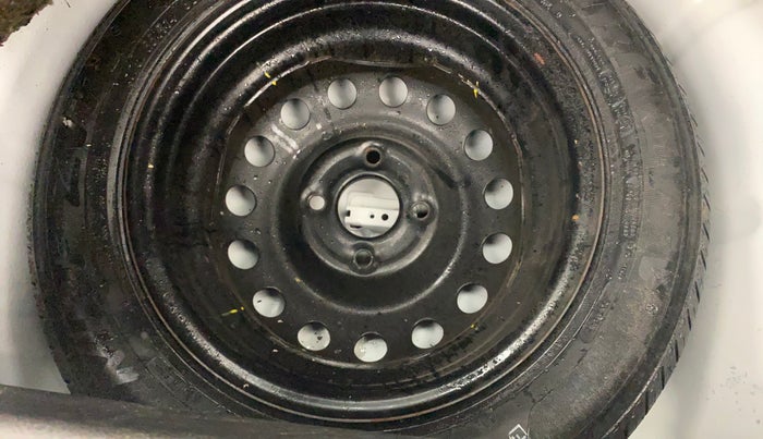 2019 Ford New Figo TITANIUM 1.2 PETROL MT, Petrol, Manual, 1,01,867 km, Spare Tyre