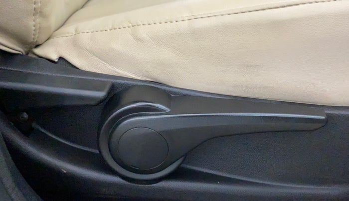 2019 Tata Tiago XZ PLUS PETROL, Petrol, Manual, 24,378 km, Driver Side Adjustment Panel