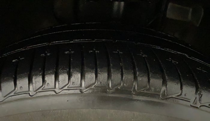 2019 Tata Tiago XZ PLUS PETROL, Petrol, Manual, 24,378 km, Right Front Tyre Tread
