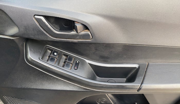2022 Tata TIAGO NRG XZ AMT, Petrol, Automatic, 27,604 km, Driver Side Door Panels Control