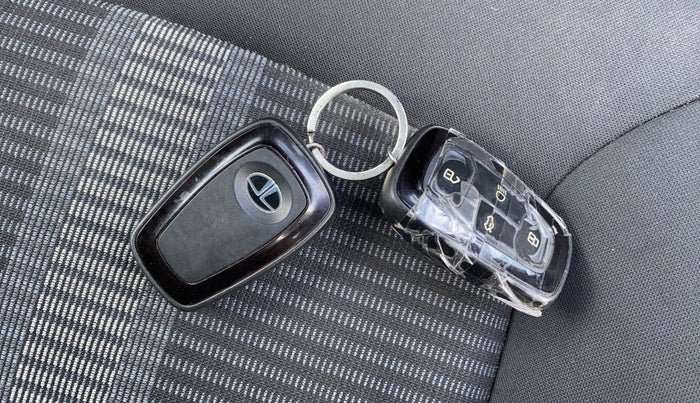 2022 Tata TIAGO NRG XZ AMT, Petrol, Automatic, 27,604 km, Key Close Up