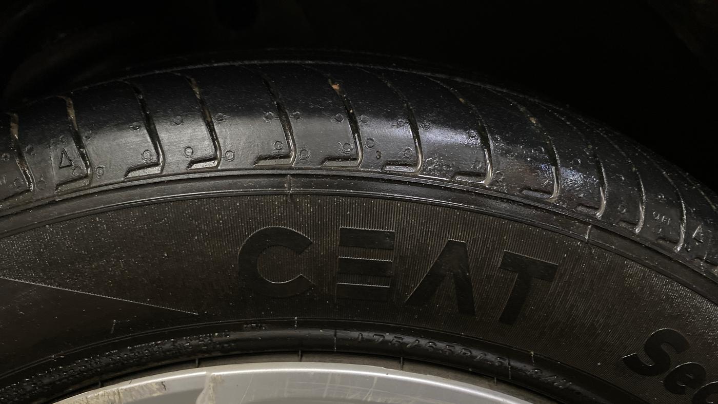 2018 Maruti IGNIS DELTA 1.2 AMT, Petrol, Automatic, 69,526 km, Left Front Tyre Tread