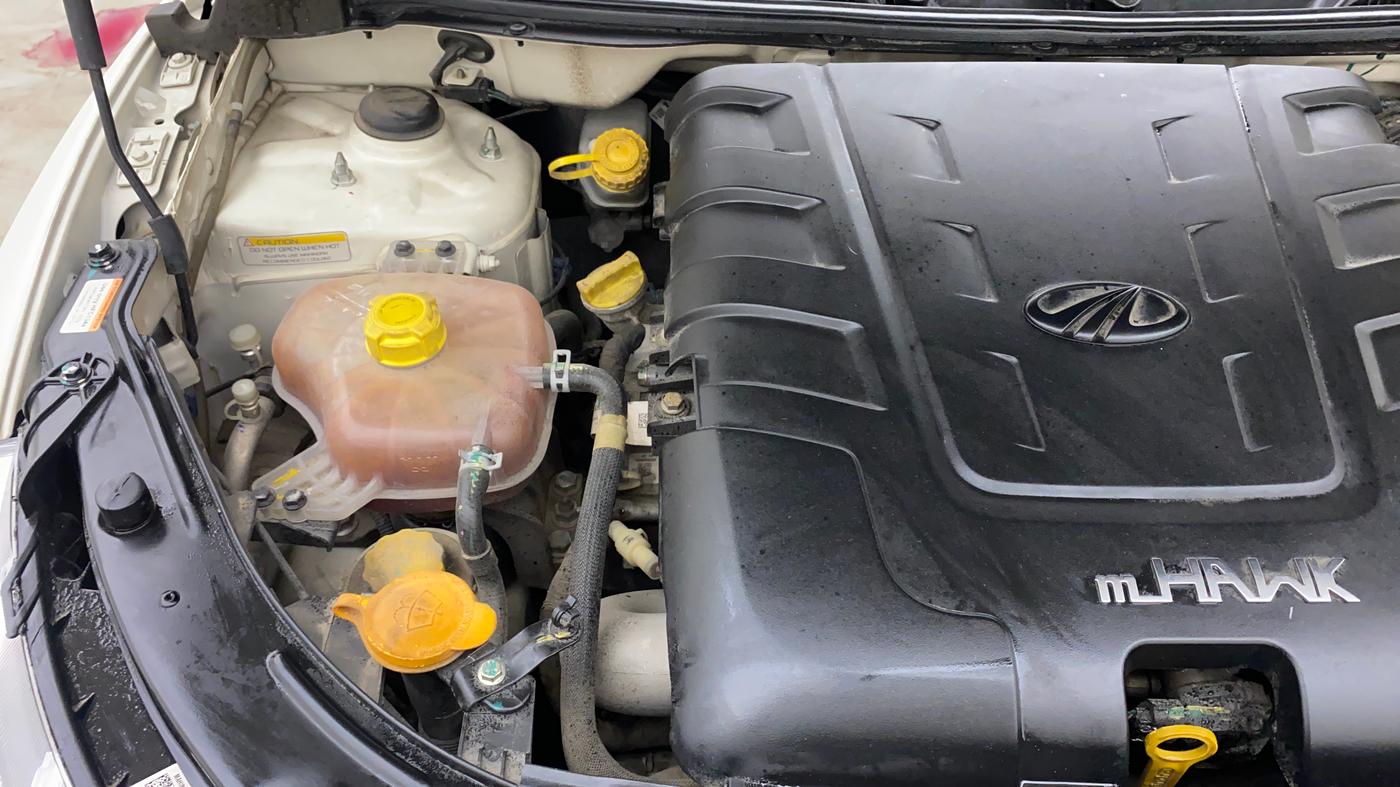 2020 Mahindra XUV500 W7, Diesel, Manual, 79,824 km, Engine View - Right