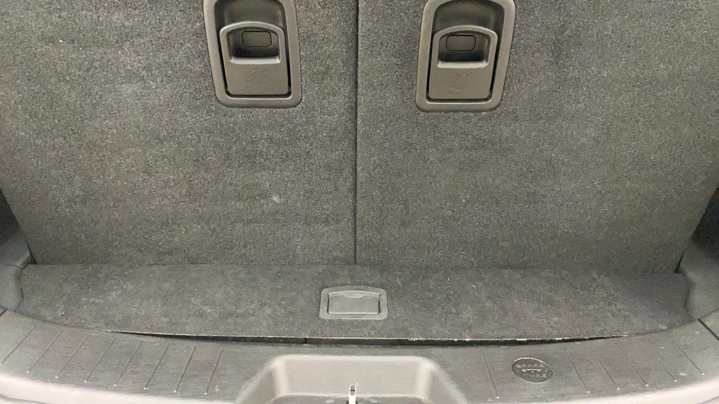 2020 Mahindra XUV500 W7, Diesel, Manual, 79,824 km, Boot Inside
