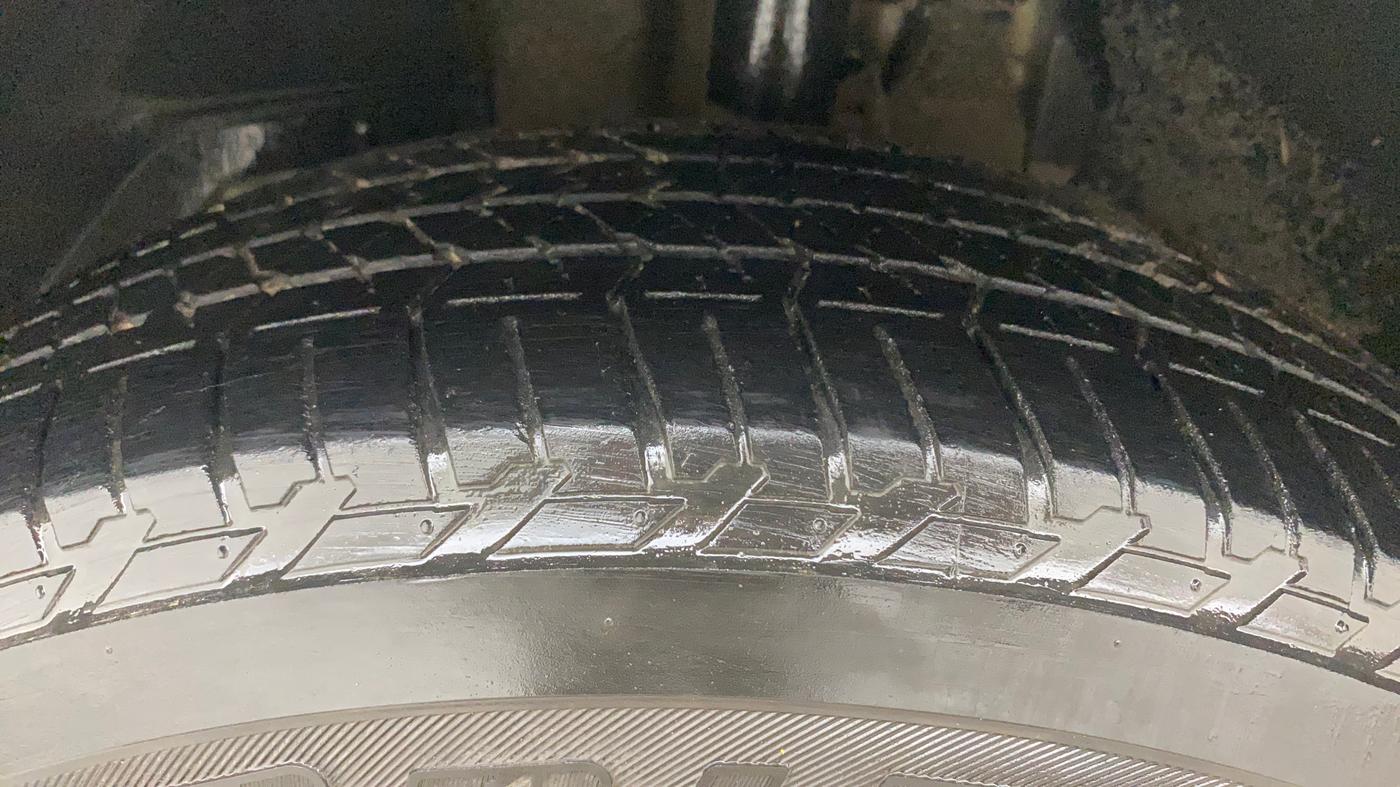 2020 Mahindra XUV500 W7, Diesel, Manual, 79,824 km, Left Front Tyre Tread