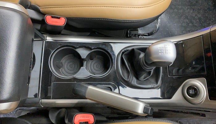 2020 Mahindra XUV500 W7, Diesel, Manual, 79,823 km, Gear Lever