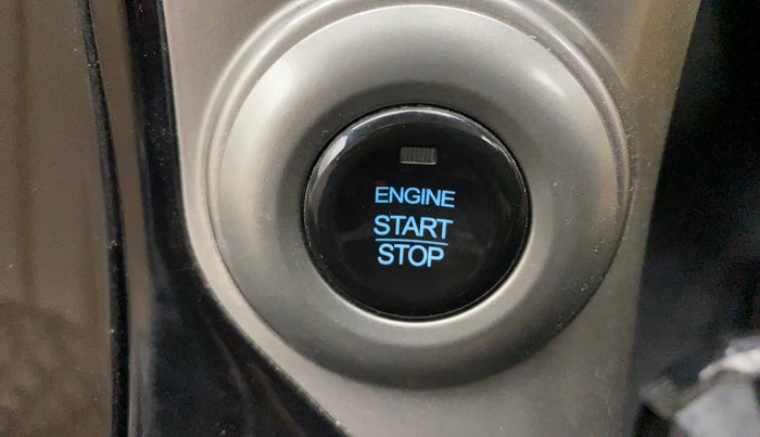 2020 Mahindra XUV500 W7, Diesel, Manual, 79,823 km, Keyless Start/ Stop Button