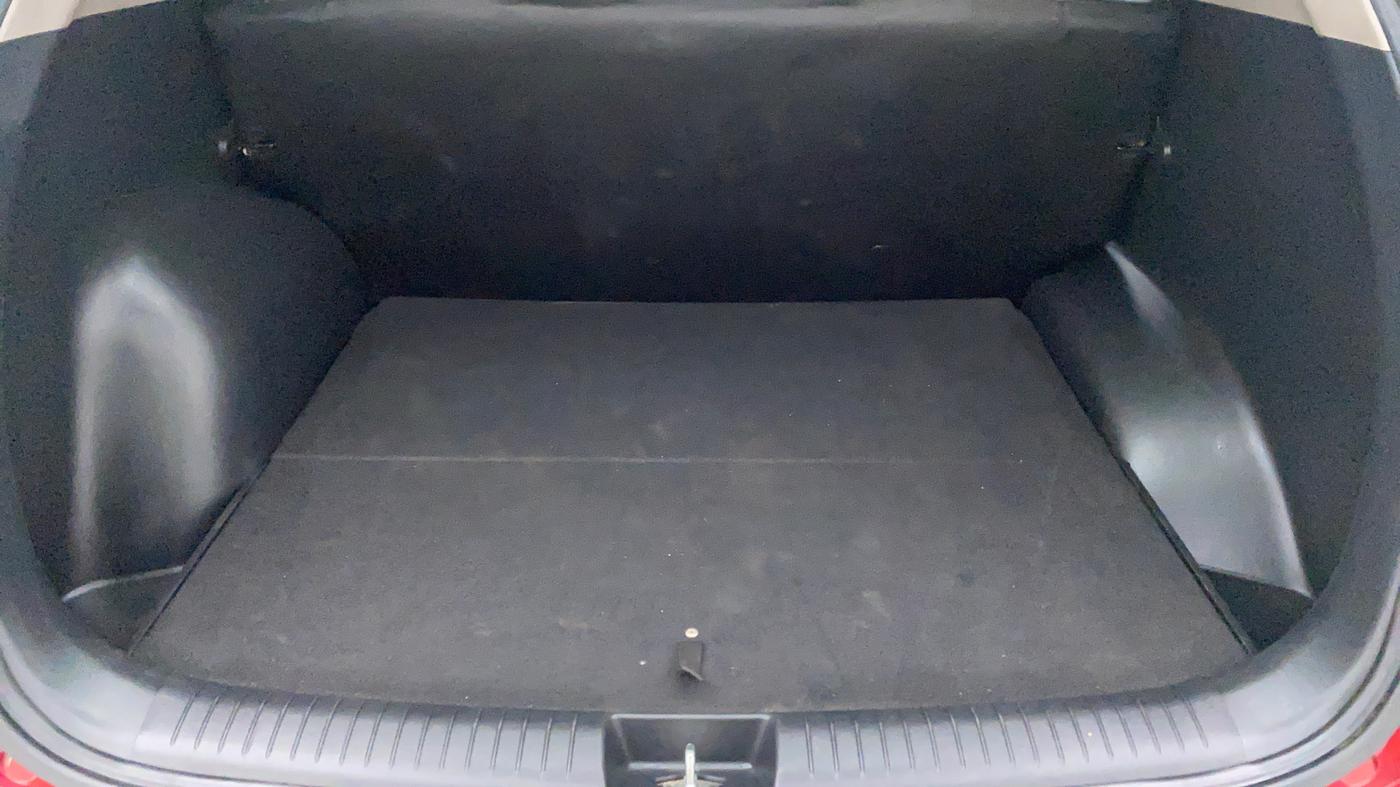 2016 Hyundai Creta 1.6 BASE, Petrol, Manual, 56,501 km, Boot Inside