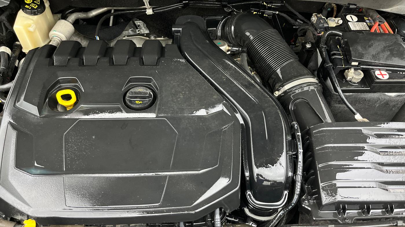 2022 Skoda KUSHAQ STYLE 1.5L TSI DSG, Petrol, Automatic, 13,985 km, Engine View