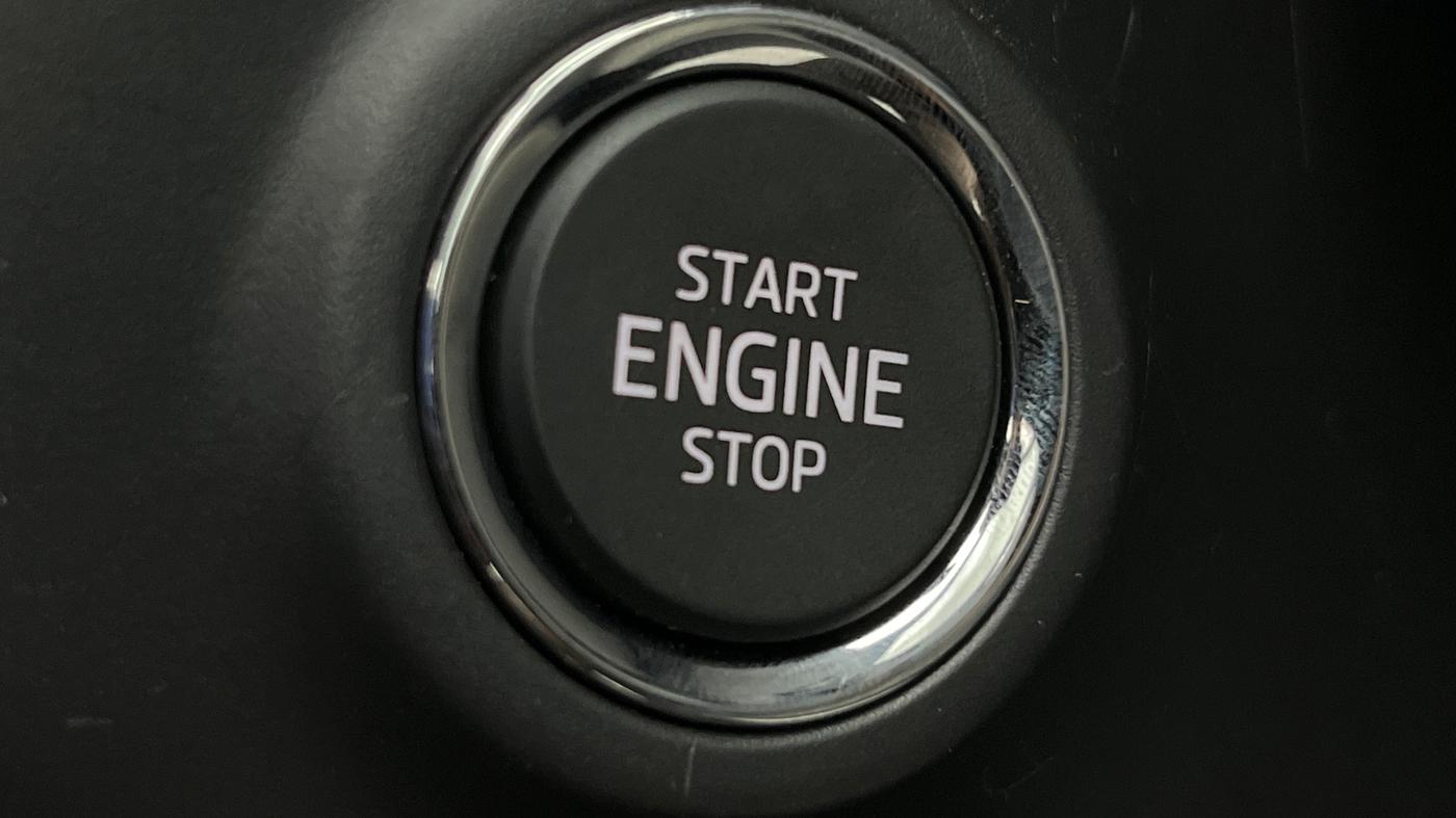 2022 Skoda KUSHAQ STYLE 1.5L TSI DSG, Petrol, Automatic, 13,985 km, Keyless Start/ Stop Button