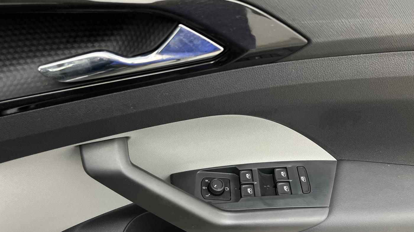 2022 Skoda KUSHAQ STYLE 1.5L TSI DSG, Petrol, Automatic, 13,985 km, Driver Side Door Panels Control