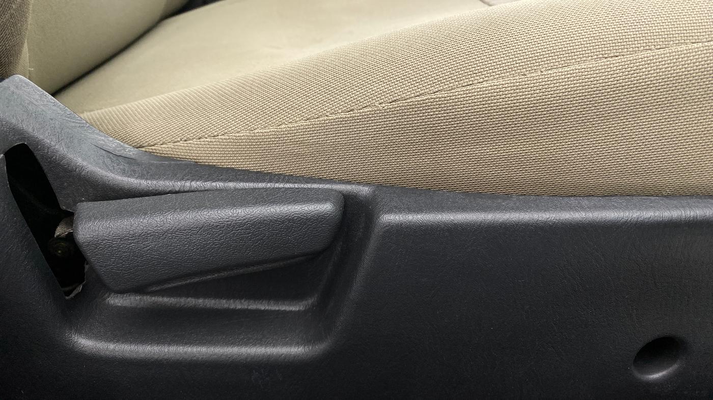 2017 Maruti Alto K10 VXI P, Petrol, Manual, 38,385 km, Driver Side Adjustment Panel