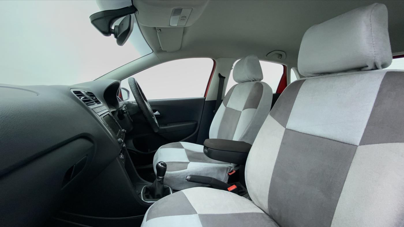 2019 Volkswagen Polo HIGH LINE PLUS 1.0, Petrol, Manual, 26,138 km, Right Side Front Door Cabin View