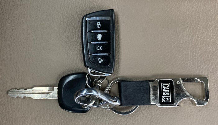 2017 Maruti Eeco 5 STR WITH AC PLUSHTR, Petrol, Manual, 17,295 km, Key Close Up