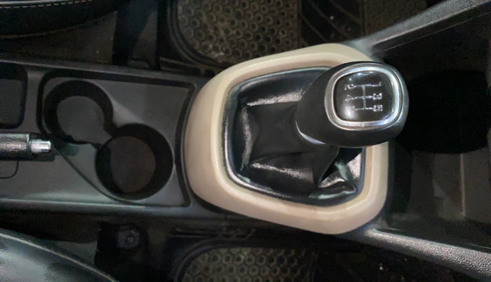 2017 Hyundai Grand i10 SPORTZ 1.2 KAPPA VTVT, Petrol, Manual, 54,380 km, Gear Lever