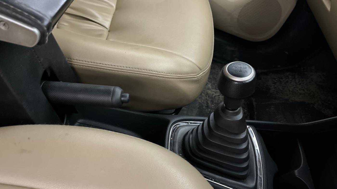 2019 Honda Amaze 1.2L I-VTEC S, CNG, Manual, 94,712 km, Gear Lever