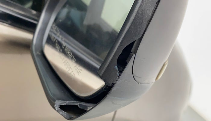 2011 Maruti Ritz VXI, Petrol, Manual, 93,938 km, Right rear-view mirror - Cover has minor damage