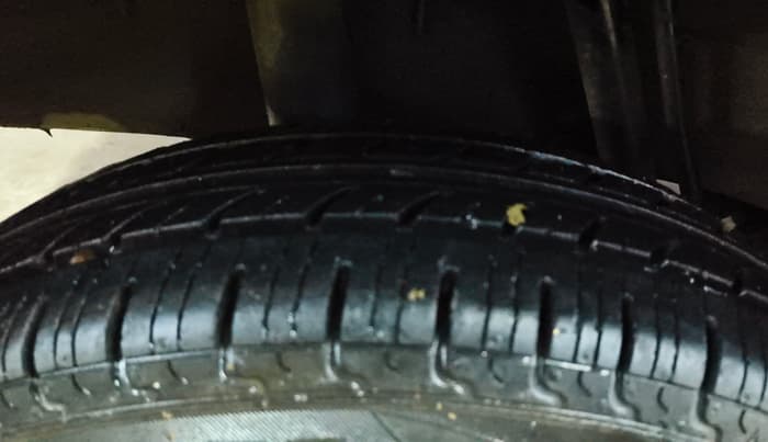 2016 Renault Kwid RXT 0.8, Petrol, Manual, 69,647 km, Right Rear Tyre Tread