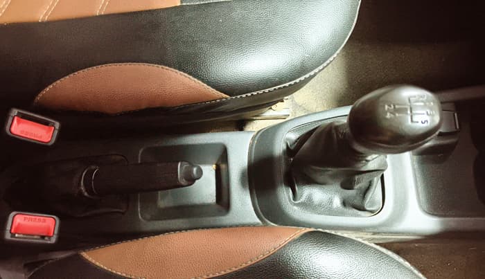 2016 Renault Kwid RXT 0.8, Petrol, Manual, 69,647 km, Gear Lever