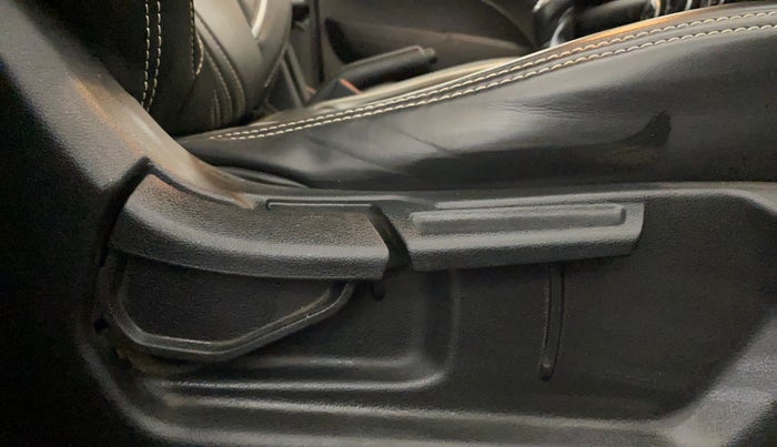 2021 Hyundai VENUE SX 1.0 TURBO, Petrol, Manual, 9,738 km, Driver Side Adjustment Panel