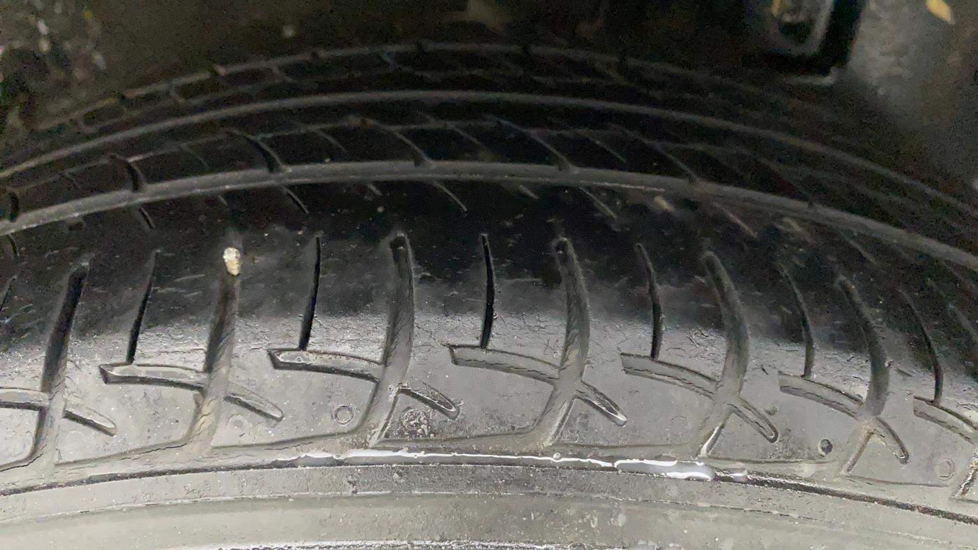 2011 Toyota Etios VX, Petrol, Manual, 1,00,205 km, Left Rear Tyre Tread