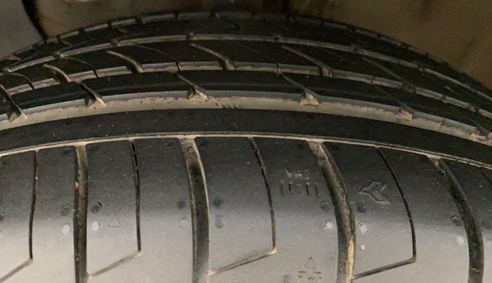 2017 Hyundai Elite i20 ASTA 1.2, Petrol, Manual, 97,021 km, Left Front Tyre Tread