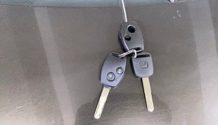 2015 Honda Amaze 1.2L I-VTEC S, Petrol, Manual, 95,974 km, Key Close Up