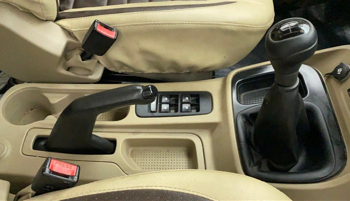 2019 Mahindra TUV300 T6+, Diesel, Manual, 71,610 km, Gear Lever