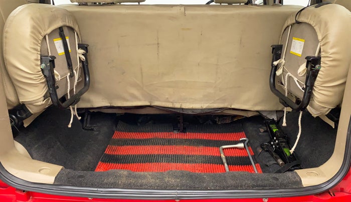 2019 Mahindra TUV300 T6+, Diesel, Manual, 71,610 km, Boot Inside