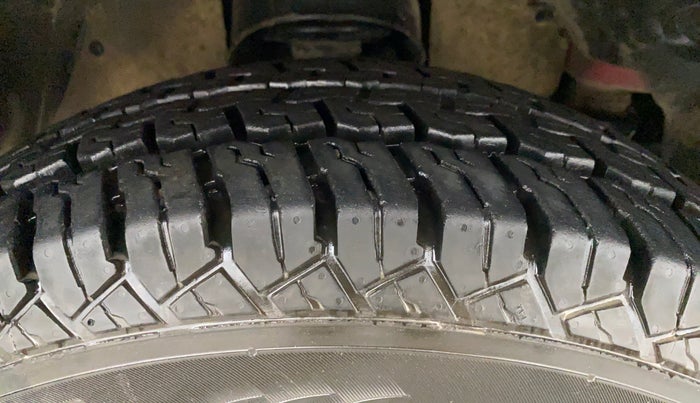 2019 Mahindra TUV300 T6+, Diesel, Manual, 71,610 km, Right Front Tyre Tread