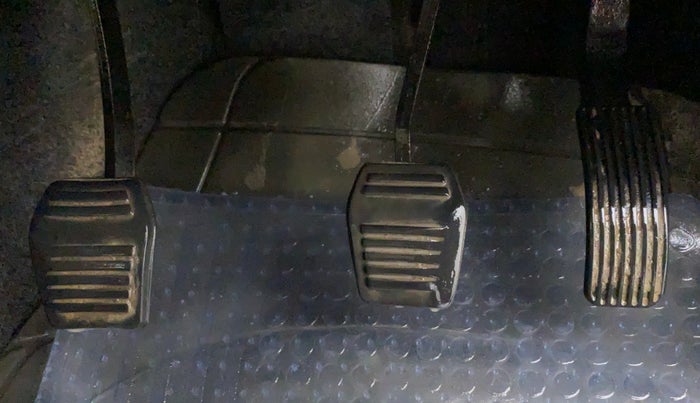 2019 Mahindra TUV300 T6+, Diesel, Manual, 71,610 km, Pedals