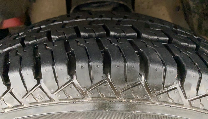 2019 Mahindra TUV300 T6+, Diesel, Manual, 71,610 km, Left Front Tyre Tread