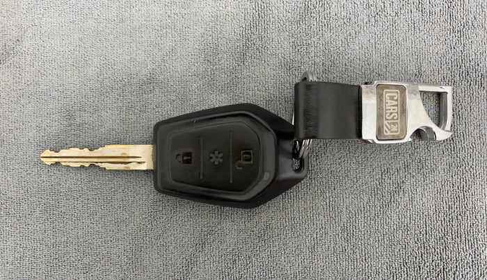 2019 Mahindra TUV300 T6+, Diesel, Manual, 71,610 km, Key Close Up