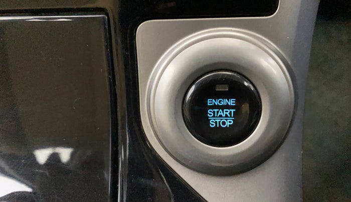 2020 Mahindra XUV500 W9 AT, Diesel, Automatic, 74,659 km, Keyless Start/ Stop Button