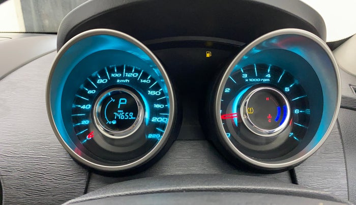 2020 Mahindra XUV500 W9 AT, Diesel, Automatic, 74,659 km, Odometer Image