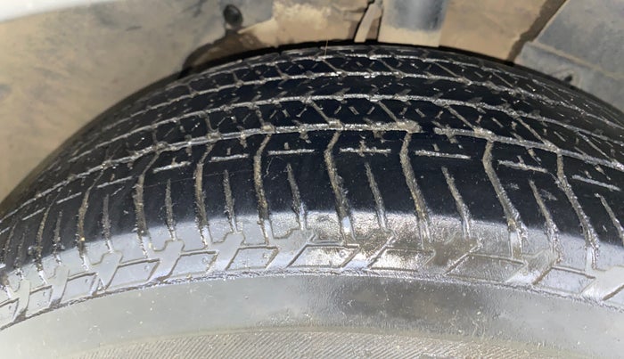 2020 Mahindra XUV500 W9 AT, Diesel, Automatic, 74,659 km, Right Front Tyre Tread