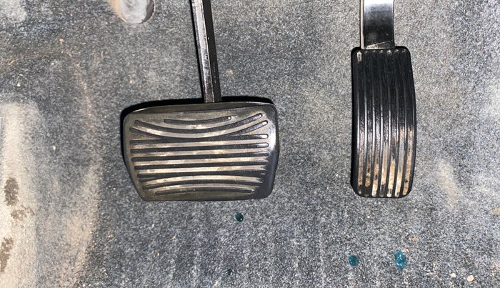 2020 Mahindra XUV500 W9 AT, Diesel, Automatic, 74,659 km, Pedals