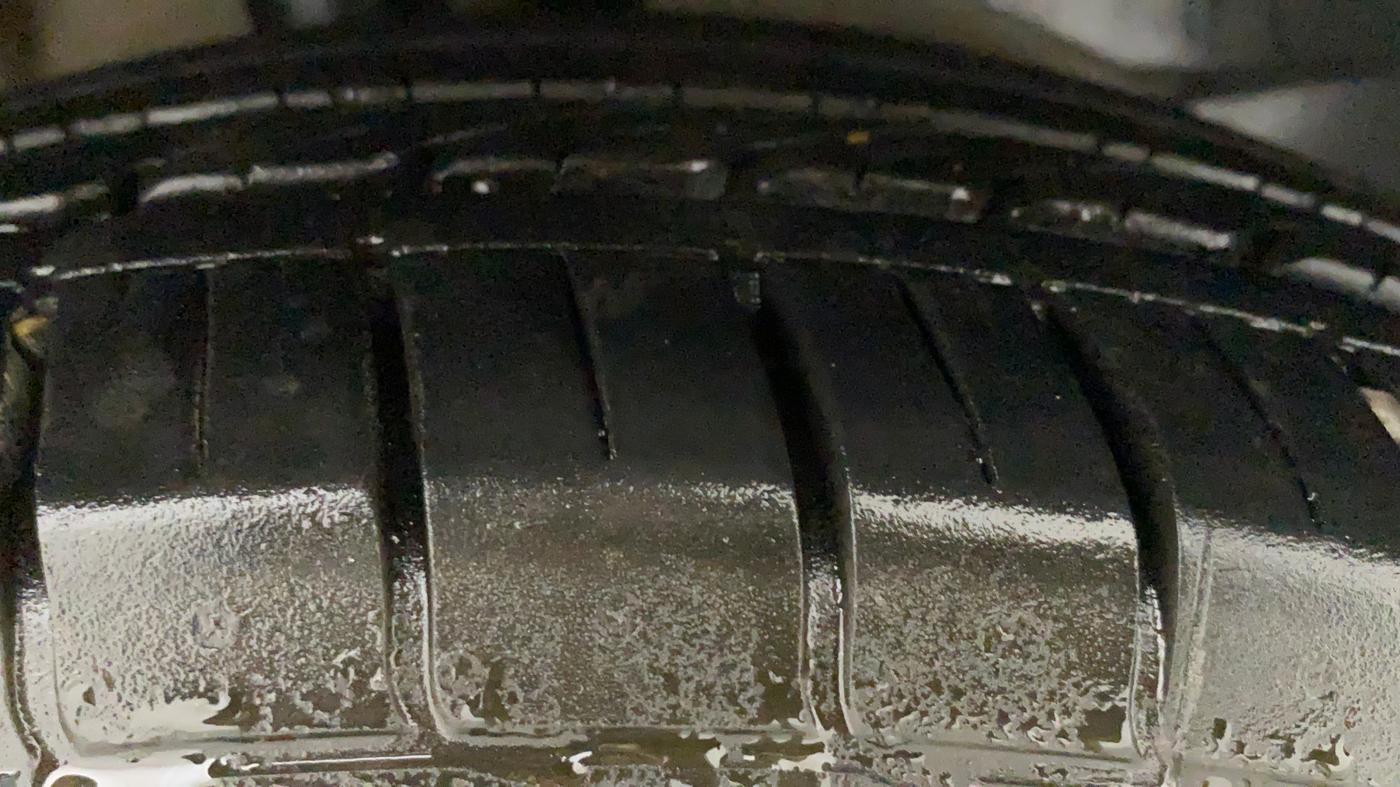 2020 MG HECTOR SHARP 1.5 DCT PETROL, Petrol, Automatic, 25,741 km, Right Front Tyre Tread