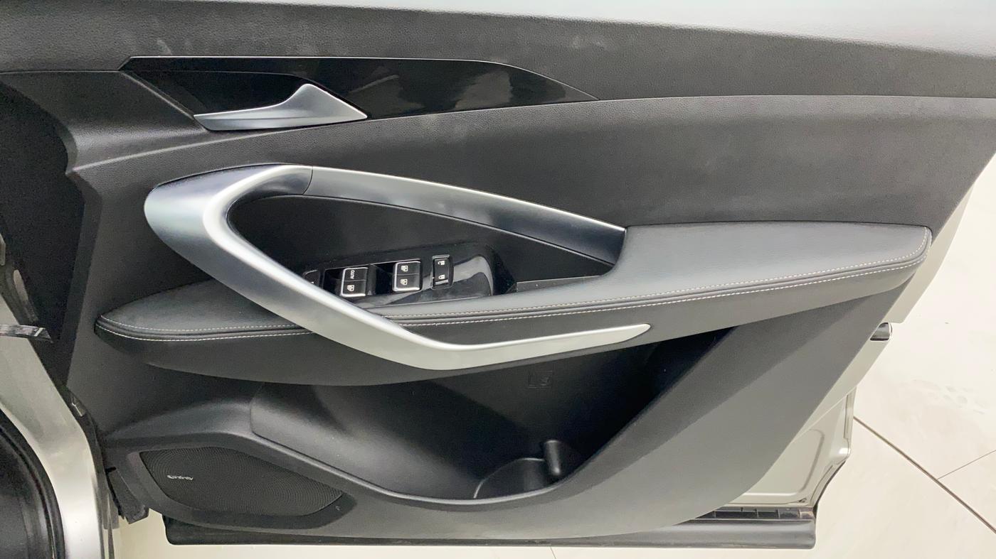 2020 MG HECTOR SHARP 1.5 DCT PETROL, Petrol, Automatic, 25,741 km, Driver Side Door Panels Control