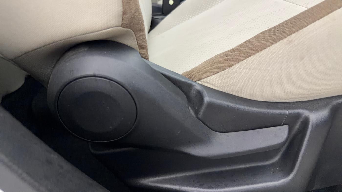 2019 Maruti New Wagon-R ZXI 1.2 AMT, Petrol, Automatic, 19,837 km, Driver Side Adjustment Panel