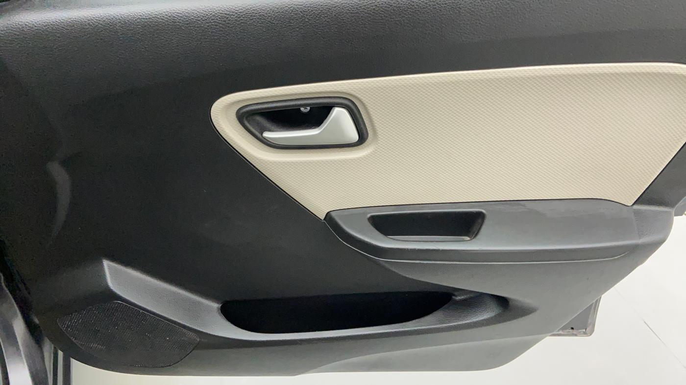 2019 Maruti Alto 800 VXI, Petrol, Manual, 10,316 km, Driver Side Door Panels Controls