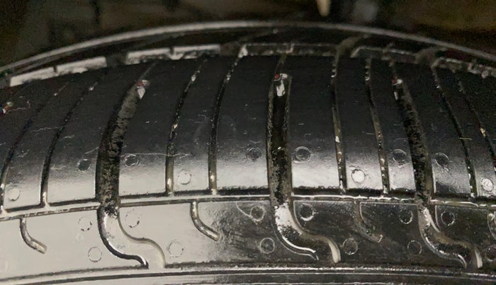 2012 Maruti Ertiga LDI ABS, Diesel, Manual, 70,982 km, Left Front Tyre Tread