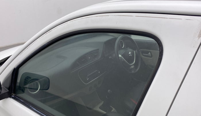 2021 Maruti Alto LXI, Petrol, Manual, 29,467 km, Front passenger door - Door visor damaged