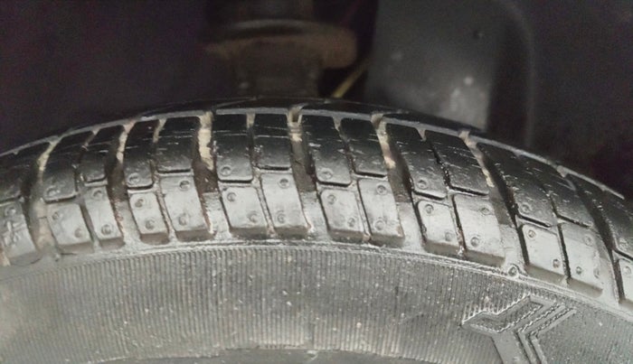 2014 Tata Nano EMAX XM CNG, CNG, Manual, 40,078 km, Right Front Tyre Tread
