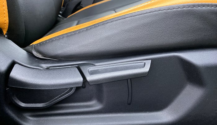 2022 Hyundai GRAND I10 NIOS 1.0 TURBO SPORTZ, Petrol, Manual, 1,265 km, Driver Side Adjustment Panel