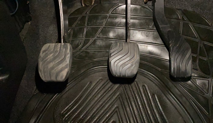 2017 Renault Kwid RXL 1.0, Petrol, Manual, 27,237 km, Pedals