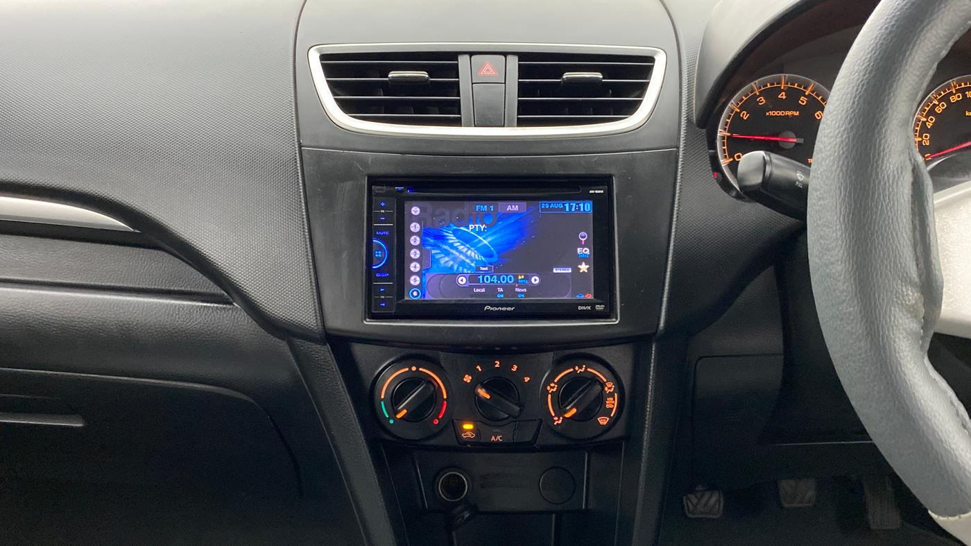 2014 Maruti Swift VXI D, Petrol, Manual, 57,946 km, Air Conditioner
